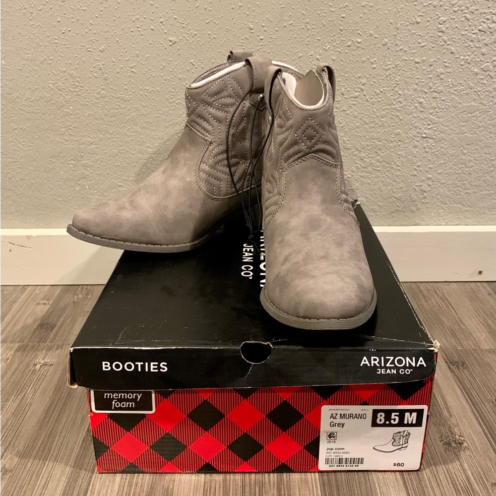 NEW Western Style Booties - Size 8.5
